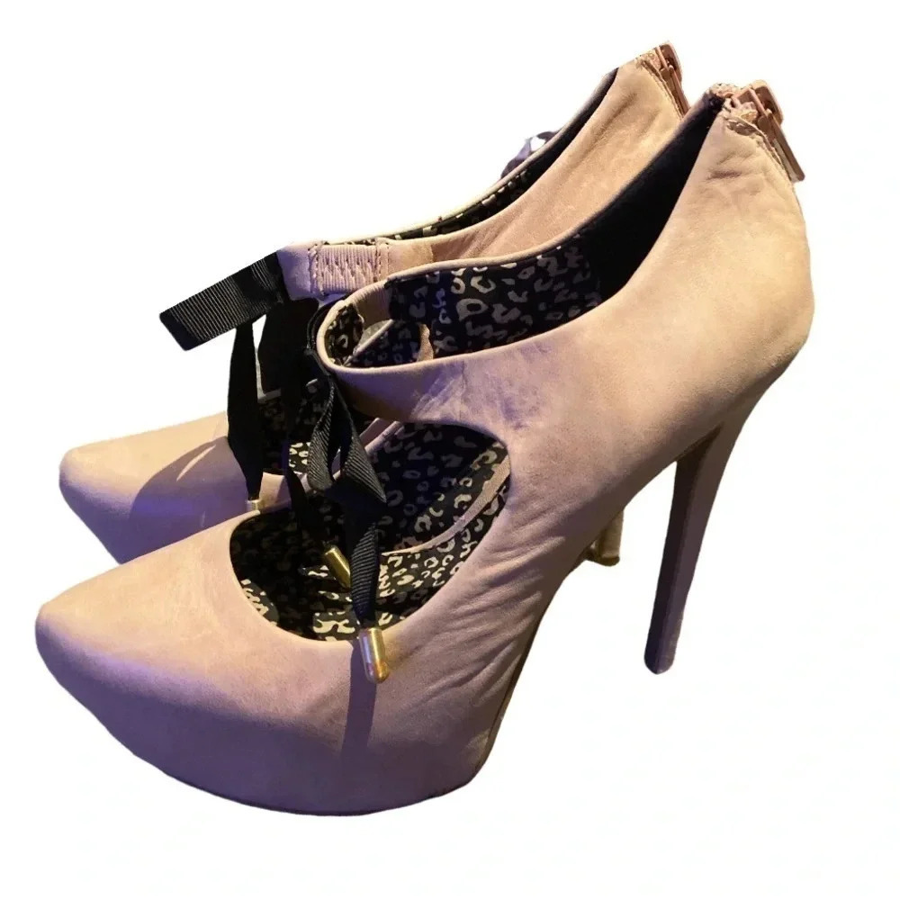 Jessica Simpson  Tan platform bow tie pumps Sz 6